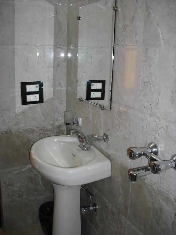 Hotel Gs Paradise Αμριτσάρ Δωμάτιο φωτογραφία