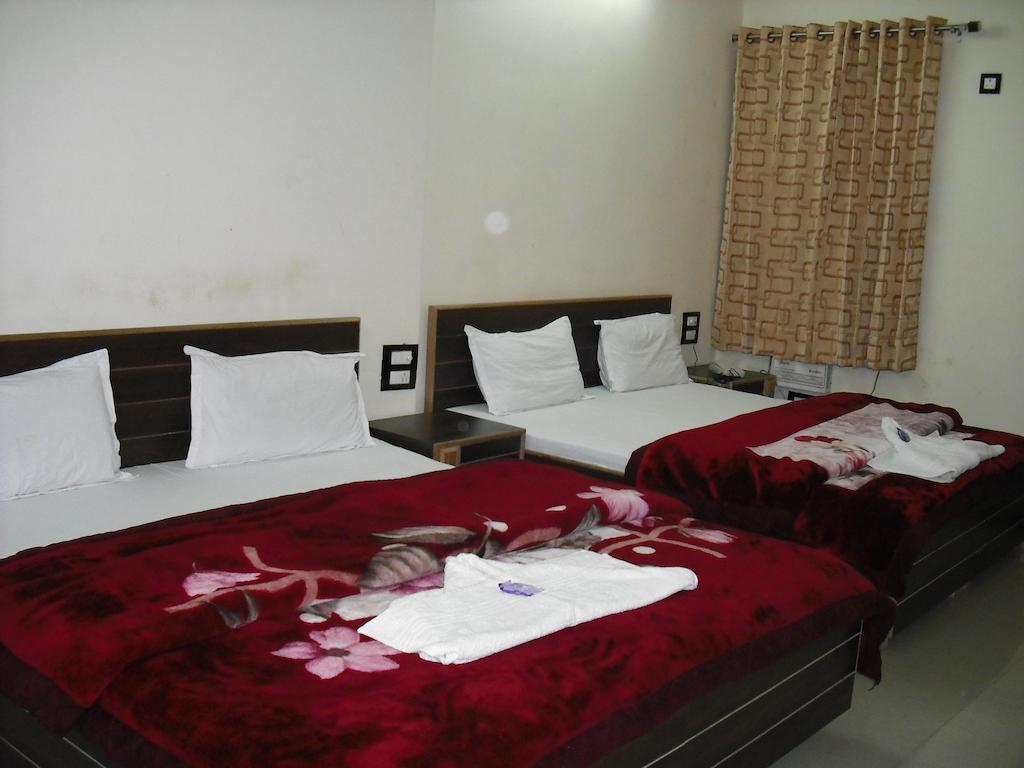 Hotel Gs Paradise Αμριτσάρ Δωμάτιο φωτογραφία