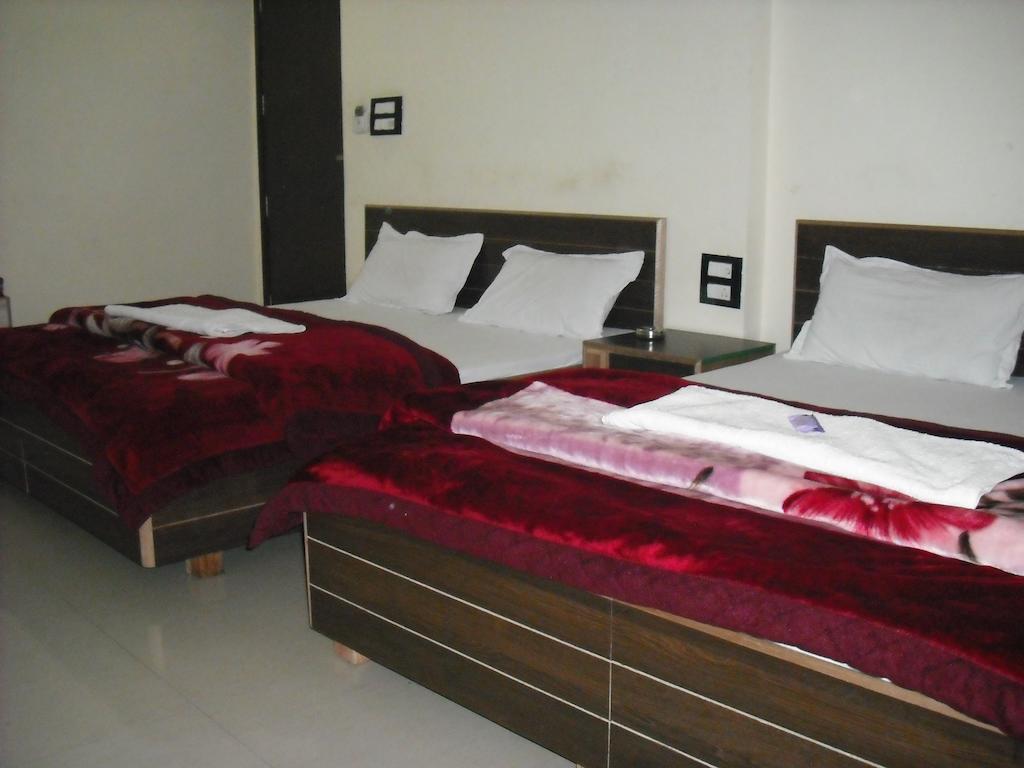 Hotel Gs Paradise Αμριτσάρ Δωμάτιο φωτογραφία