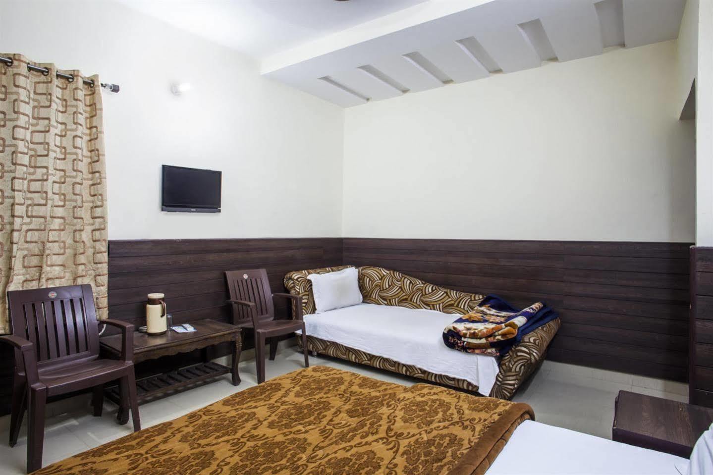 Hotel Gs Paradise Αμριτσάρ Εξωτερικό φωτογραφία