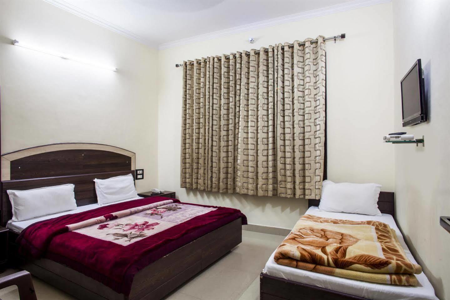 Hotel Gs Paradise Αμριτσάρ Εξωτερικό φωτογραφία