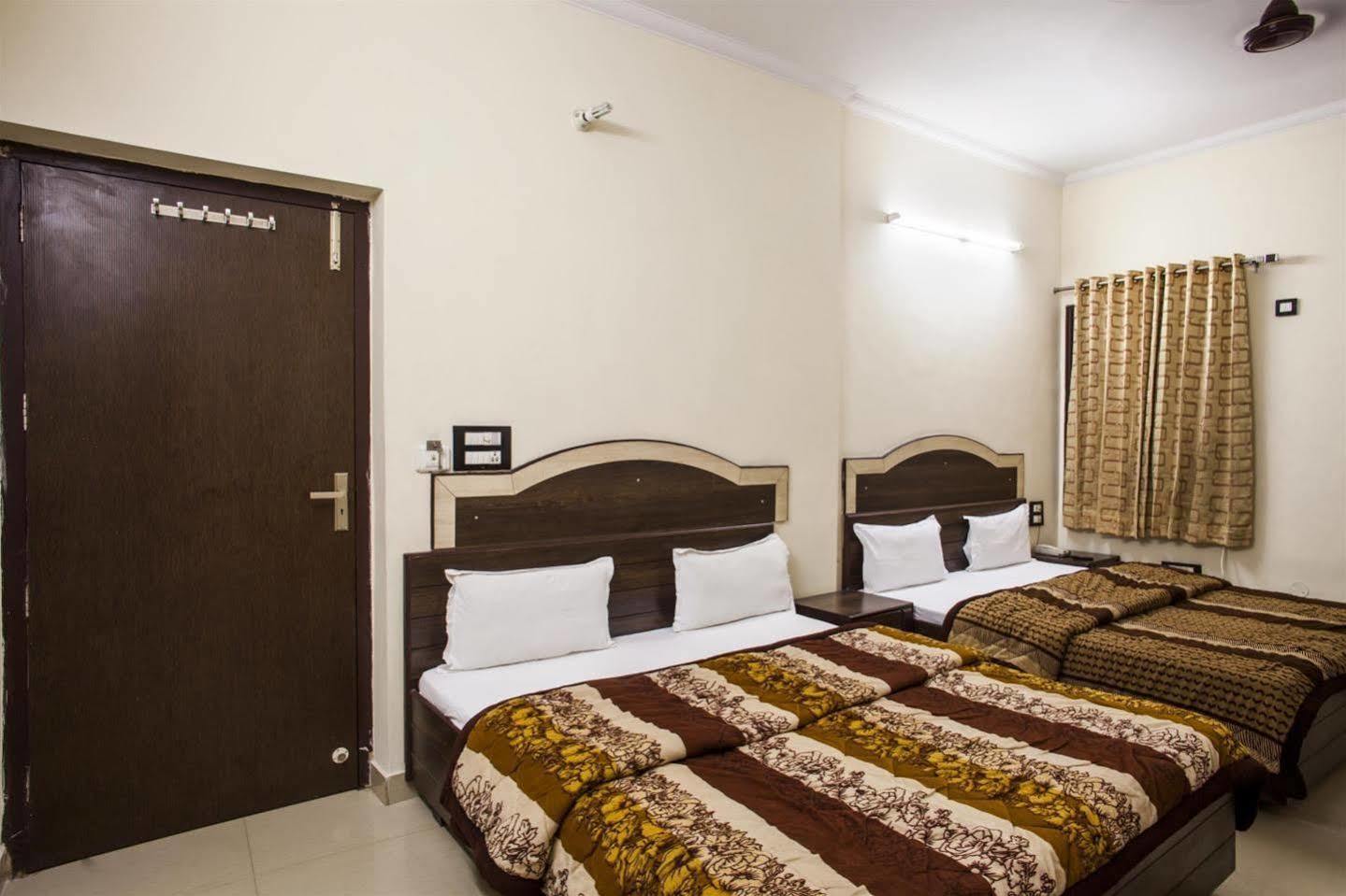 Hotel Gs Paradise Αμριτσάρ Εξωτερικό φωτογραφία